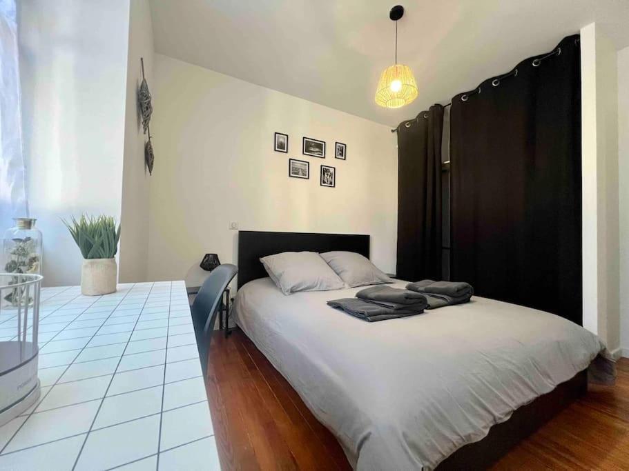 Appartement Climatise 4 Personnes / Centre-Ville Besançon Buitenkant foto